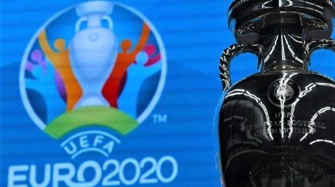 Ilustrasi. Logo dan trofi Euro 2020